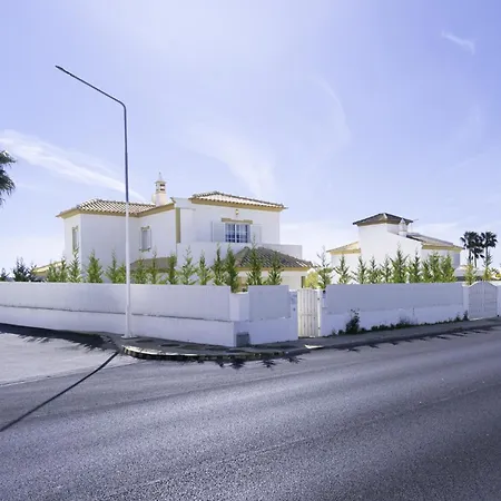 Menina By Ocvillas ヴィラ